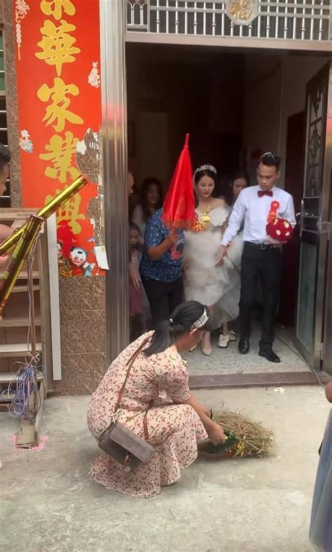 土方術語 新娘出門撒米